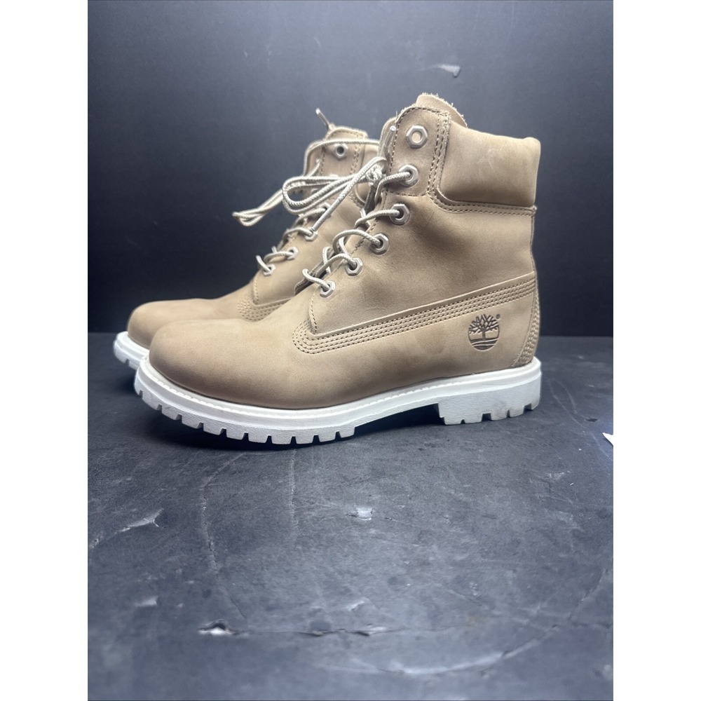 Timberland boots women Size 7M Suede Beige - Picture 2 of 10